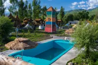 Shire Tribe · Totem Tree House Nomadic Nature Art Space (Narat Branch) - Romantik