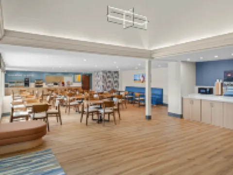 Days Inn by Wyndham Regina Hotels in Regina