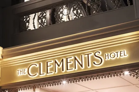 The Clements Hotel Отели рядом с достопримечательностью «Мейпл Арборетум»
