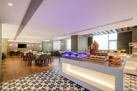 Meihao Lizhi Hotel (Nanning Chaoyang Square Railway Station Subway Station) Отели рядом с достопримечательностью «Guangxi University of Finance and Economics Xiuling Campus»