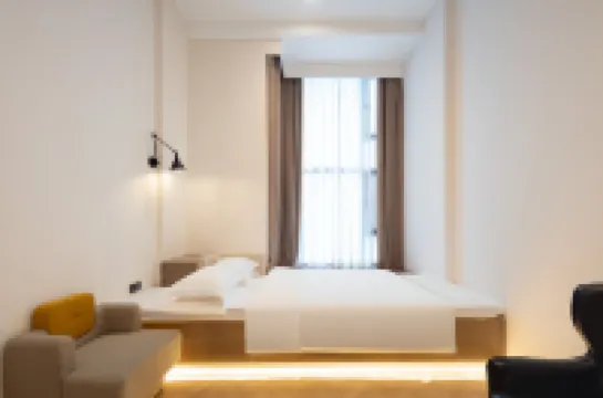 โรงแรมเอพอคแอนด์อีเลแกนซ์