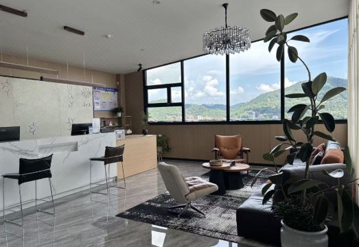 Liuyang Qiyun Yanyu Hotel