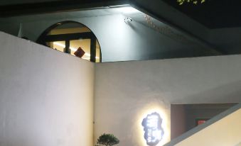 yixinglongchiyuansu hotel