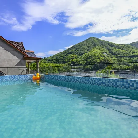 Tonglu Qingyuewu Homestay (OMG Heartbeat Paradise)