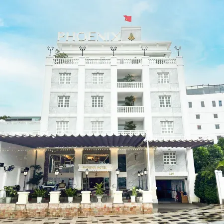 Phoenix Hotel Vung Tau Отели рядом с достопримечательностью «Пляж Бэк»