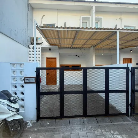 HomeStay Room in Bali Near Sanur Beach Отели рядом с достопримечательностью «Пляж Пенджембак»