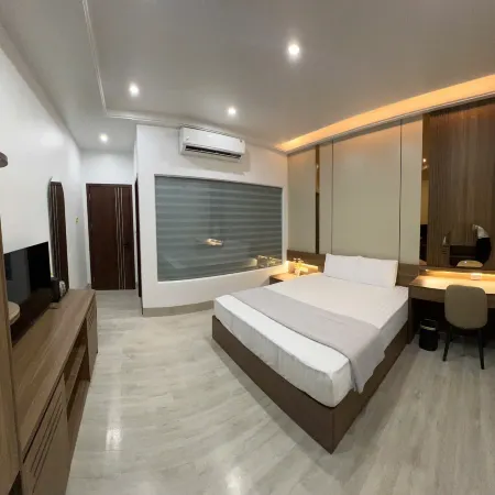 Royal Hotel