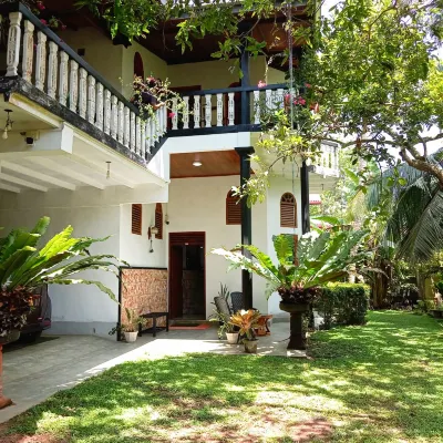 Unawatuna Villa Bird Nest 鄰近達拉維拉海灘（Dalawella Beach）的酒店