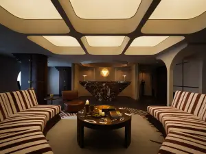 Guiyang One Pool Hotel (Fountain Pool Tai Ping Road Internet Celebrity Street Store)