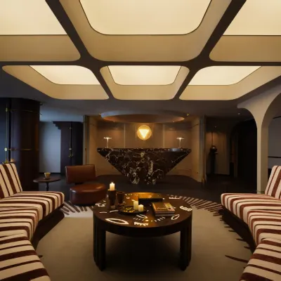 Guiyang Yichi Hotel (Penshuichi Minsheng Road Branch) Hotels near Dashizi Square