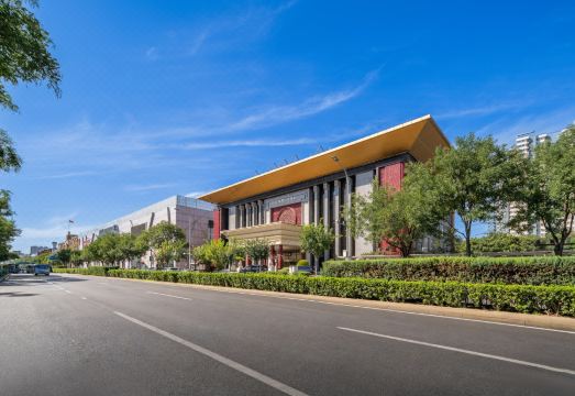 [Baina Yantai Mountain Hotel의 깨끗한 객실 또는 로비 이미지]