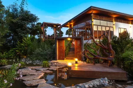 Suan Pa Khao Lom Homestay Отели в г. Krok Phra