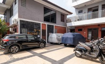 RedDoorz @ Gunungsari Surabaya 2