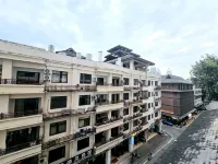 Jinghong Muyi Homestay (Gaozhuang Starlight Night Market) - parking