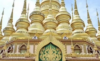 Xishuangbanna Jinghong Xichishangwan · Leisure Resort Hotel