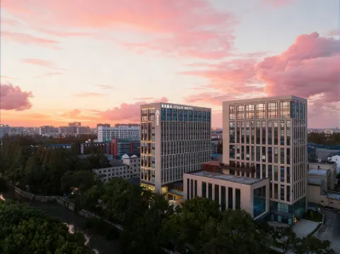 Atour Hotel East Zhongshan Road, Songjiang, Shanghai Отели рядом со станцией Shanghai Songjiang Railway Station