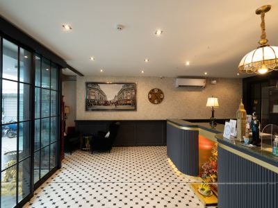 We Resident Hotel
