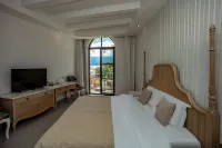Langyue Lake-view Boutique Inn