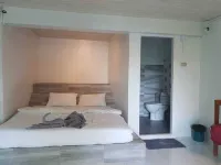 Sichang Marina Resort - balcony