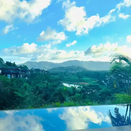 Naxiangshan Rainforest Resort Hotel (Baoting Yanoda Store)