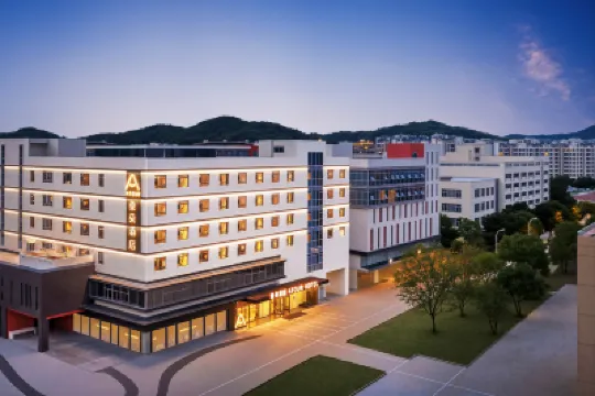 無錫黿頭渚風景區梅園太湖新光亞朵酒店 鄰近黿頭渚的酒店