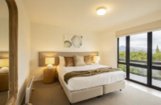 QT Paradise: Panoramic Views & Elegant Comfort