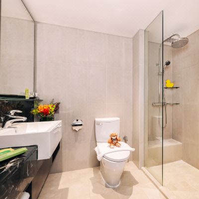 Deluxe Double Queen Royal Plaza on Scotts Promo Code