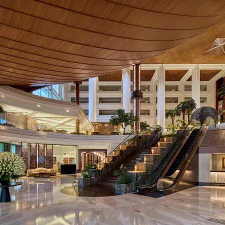 Gran Melia Jakarta Отели рядом с достопримечательностью «Статуя Панчоран»