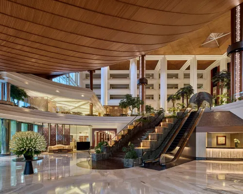 Gran Melia Jakarta Отели рядом с достопримечательностью «Статуя Панчоран»