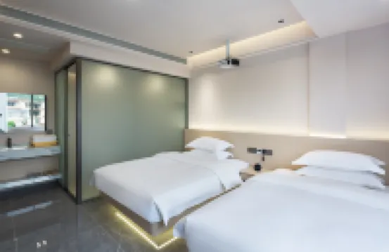 Floral Hotel · Ziyunlan Court (20 RMB Background Scenic Area Branch)