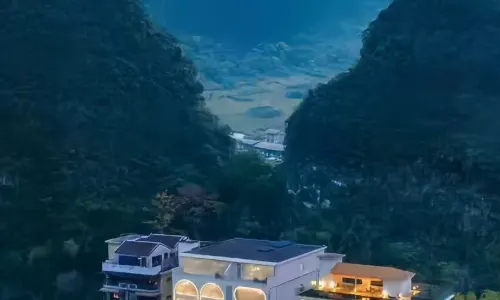 Miao Zai Shan Ye resort hotel (Yangshuo Yulong River Qian Gu Qing Branch)