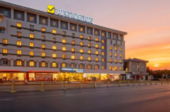 Homeinn Selected (Xi'an Giant Wild Goose Pagoda & Shaanxi History Museum) Hotels near Shaanxi History Museum