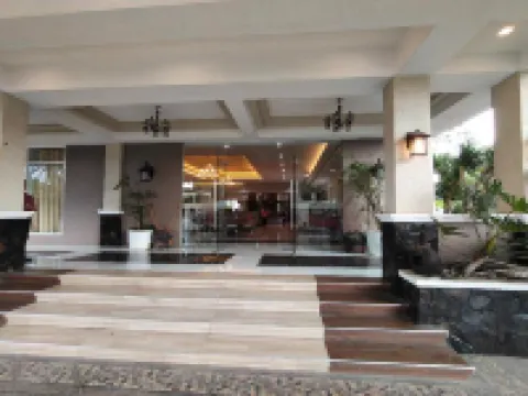 Angela's Resort and Leisure Farm โรงแรมในลากูนา