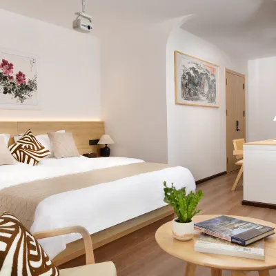 Tinghailou Homestay (Kunming Dianchi Lake Xishan Scenic Area) Hotels near Kunming Xishan Scenic Resort