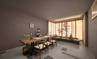 Dongfang Jinchen Hotel