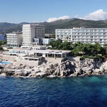 Royal Ariston Hotel