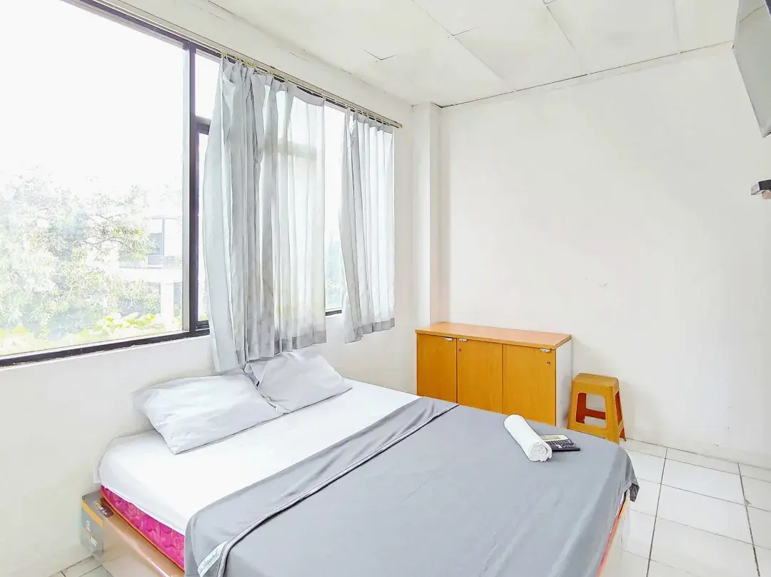 Rabel Guest House Redpartner - Jakarta