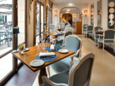 Auberge du Jeu de Paume Hotels in Oise