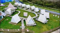 Deep breaths at Xiling Snow Mountain Campground - 3 étoiles