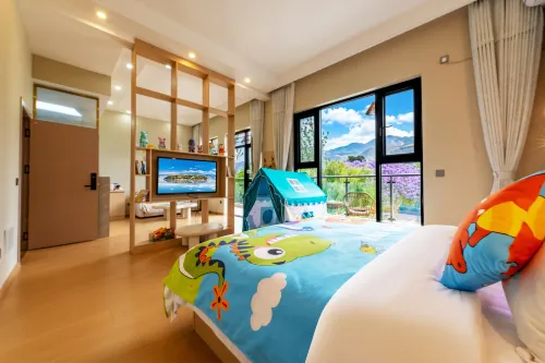 Suiyun Zizai Homestay - غرفة مطلة على الجبل
