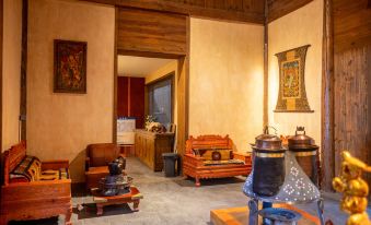 Shangri-La Feifan Tibetan Boutique Hotel