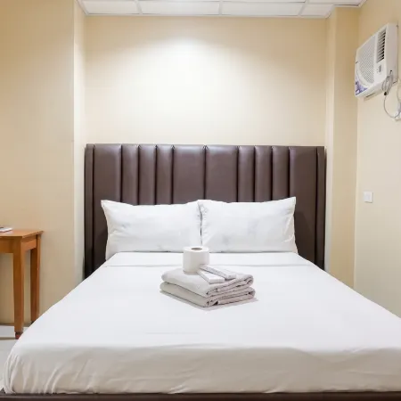 RedDoorz @ Sandico Apartelle near US Embassy Manila