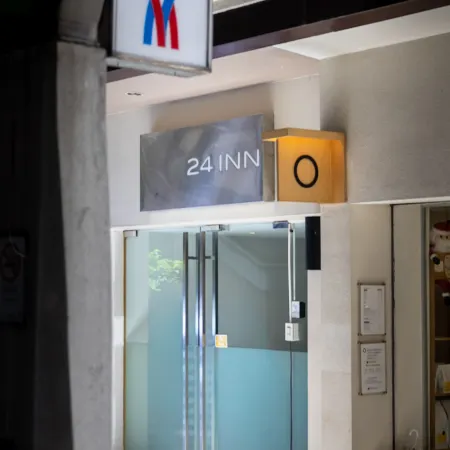 24 Inn at BTS Phrom Phong Отели рядом с достопримечательностью «Станция BTS Пхром Пхонг»