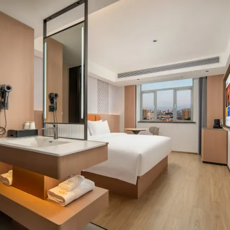 Huancheng Hotel (Hubei University of Science and Technology Branch)