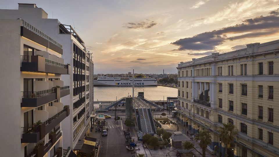 Mural Piraeus Hotel