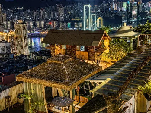 Four rooftop garden youth hostels - Hostellit