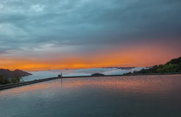 峯悅山舍