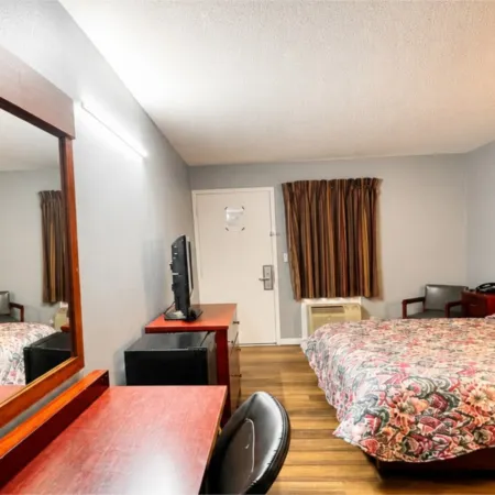 Economy Inn Sweetwater I-75