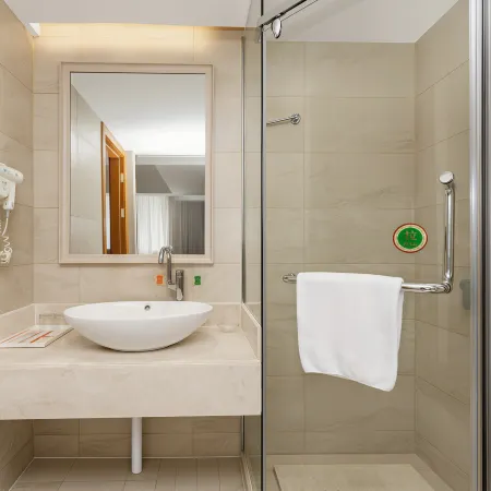 Vienna Hotel (Heze Daxue Road)