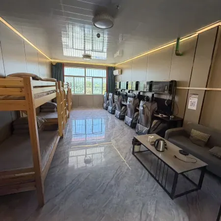 Box E-sports Homestay (Bailu Lake Wetland Park)